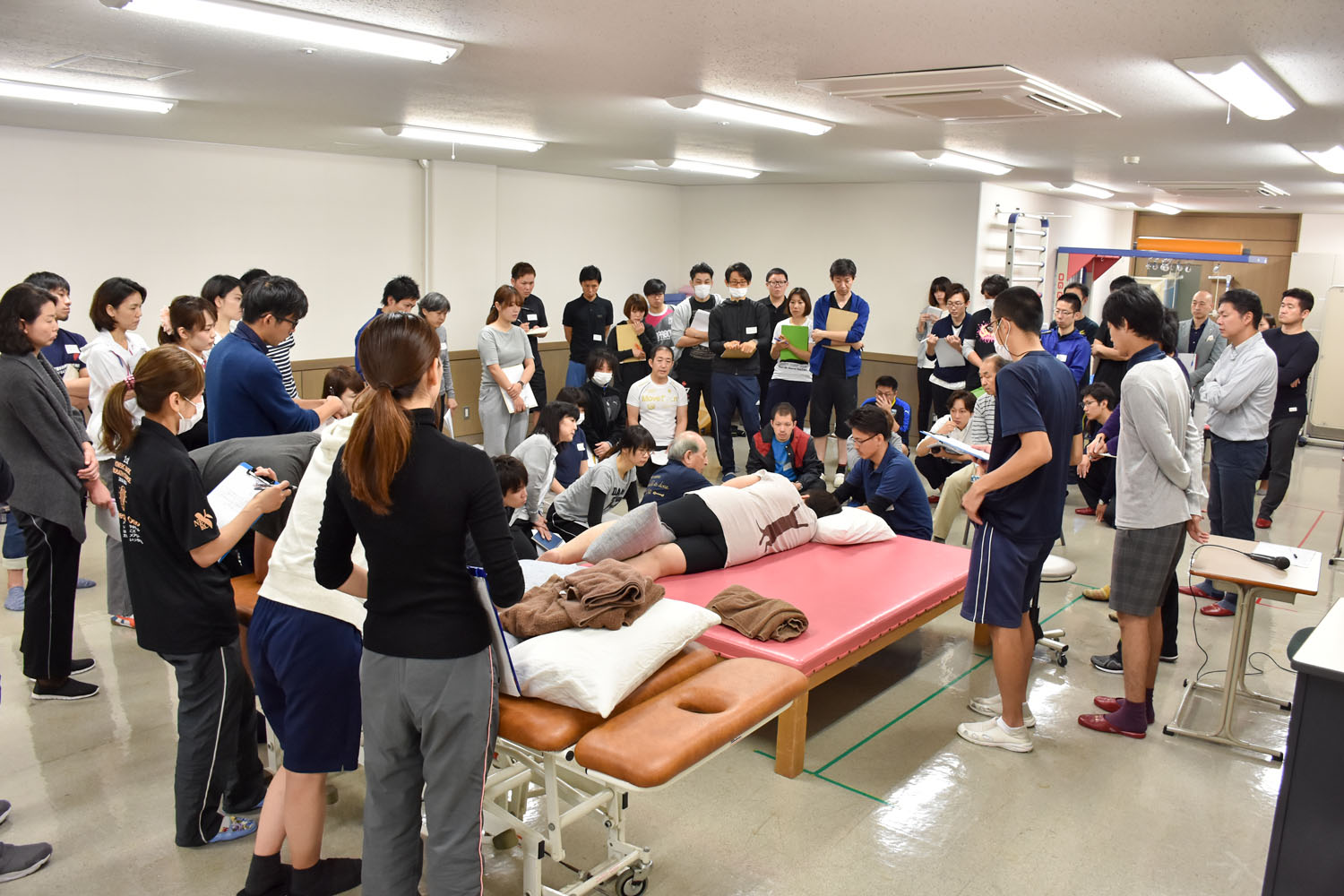 慢性期リハビリ合同症例研究会の様子